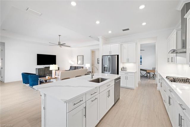 3130 Heather Glen CT, Naples, FL 34114