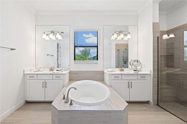 3130 Heather Glen CT, Naples, FL 34114