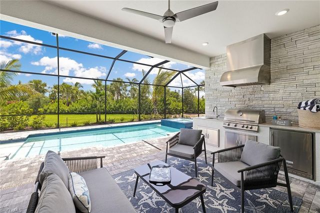 3130 Heather Glen CT, Naples, FL 34114
