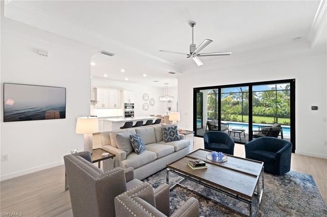 3130 Heather Glen CT, Naples, FL 34114