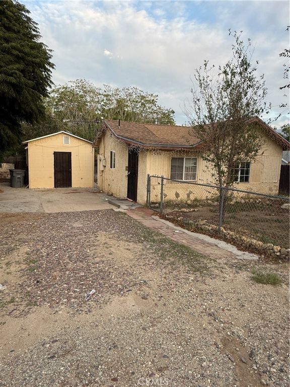 1058 N Hermosa Avenue, Banning, CA 92220