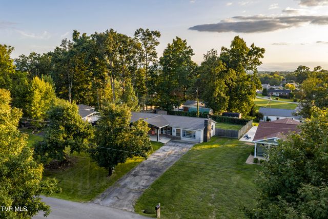 110 Hopeville Avenue, Greeneville, TN 37745