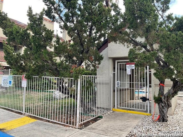 5322 Medical E205, San Antonio, TX 78240