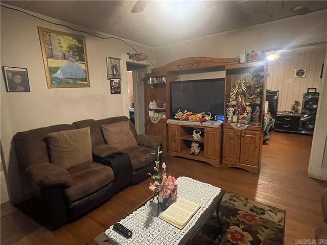 607 Carter St., Clarksville, AR 72830