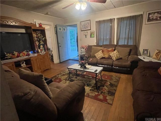 607 Carter St., Clarksville, AR 72830