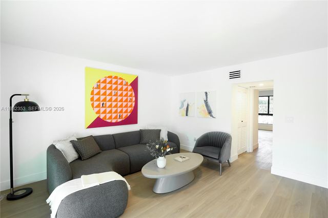 7700 SW 168th Ter, Palmetto Bay, FL 33157