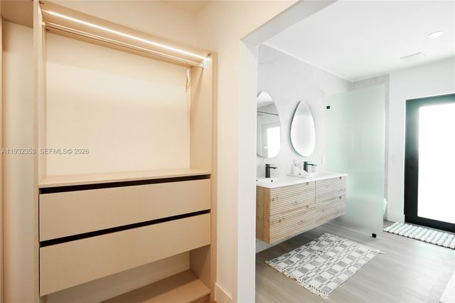 7700 SW 168th Ter, Palmetto Bay, FL 33157