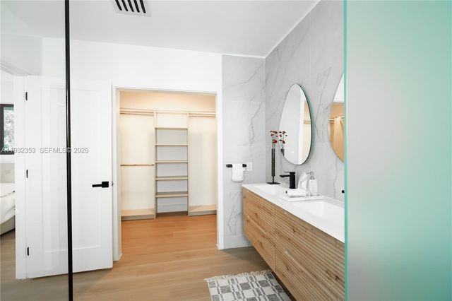 7700 SW 168th Ter, Palmetto Bay, FL 33157