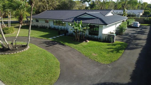 7700 SW 168th Ter, Palmetto Bay, FL 33157