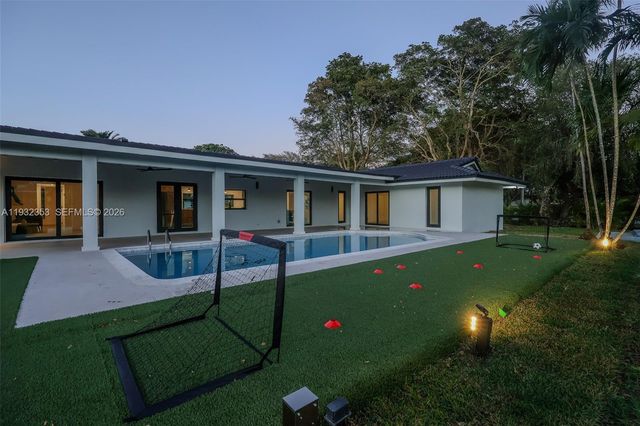 7700 SW 168th Ter, Palmetto Bay, FL 33157