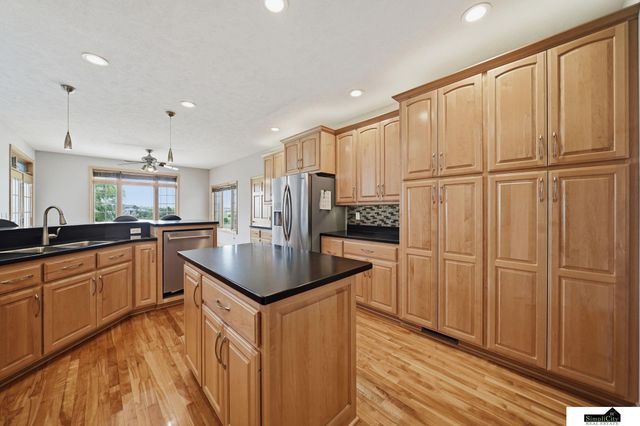 2401 SW 47th Street, Lincoln, NE 68522