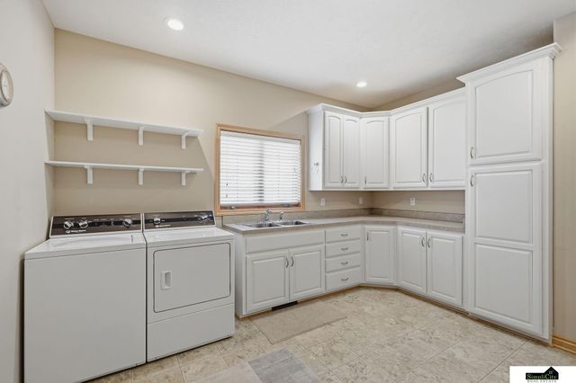 2401 SW 47th Street, Lincoln, NE 68522