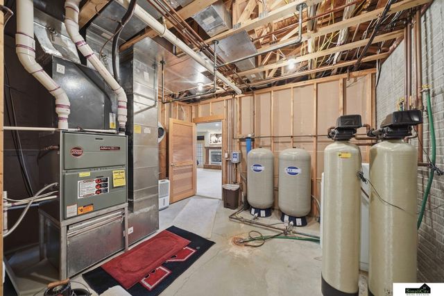 2401 SW 47th Street, Lincoln, NE 68522