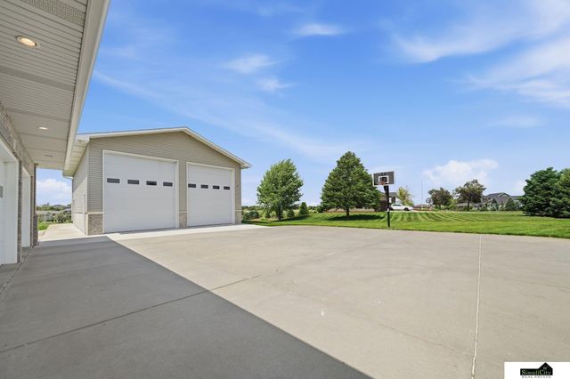 2401 SW 47th Street, Lincoln, NE 68522