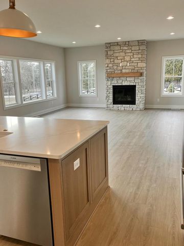 N58W25987 Autumn WAY, Lisbon, WI 53089