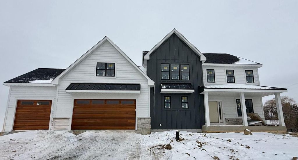 N58W25987 Autumn WAY, Lisbon, WI 53089