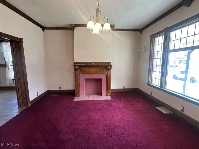 315 Carolina Avenue, Chester, WV 26034