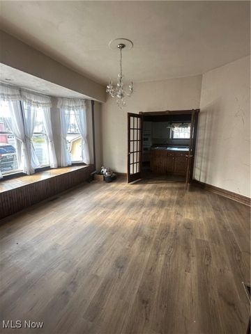 315 Carolina Avenue, Chester, WV 26034