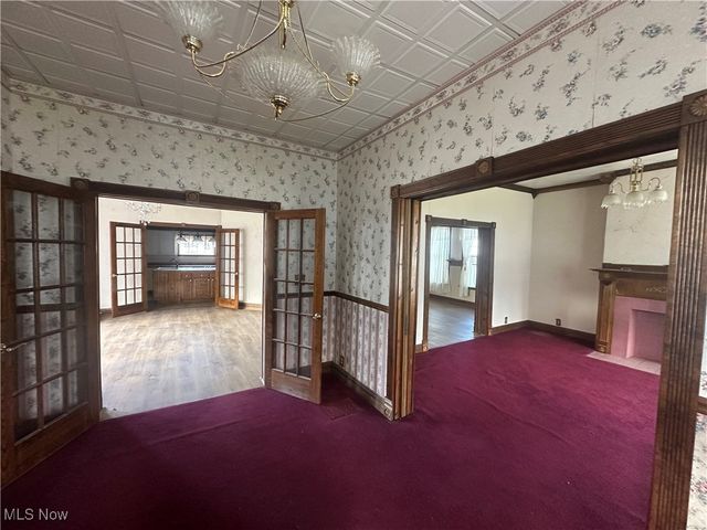 315 Carolina Avenue, Chester, WV 26034