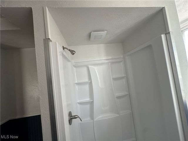 315 Carolina Avenue, Chester, WV 26034