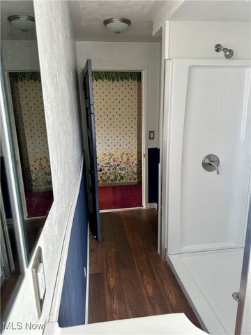 315 Carolina Avenue, Chester, WV 26034