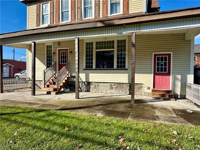 315 Carolina Avenue, Chester, WV 26034