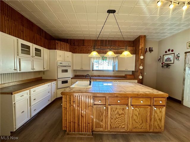 315 Carolina Avenue, Chester, WV 26034