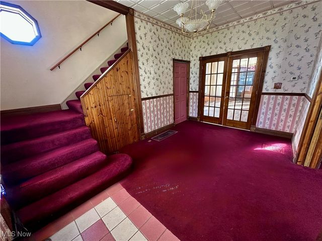 315 Carolina Avenue, Chester, WV 26034