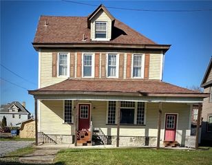 315 Carolina Avenue, Chester, WV 26034