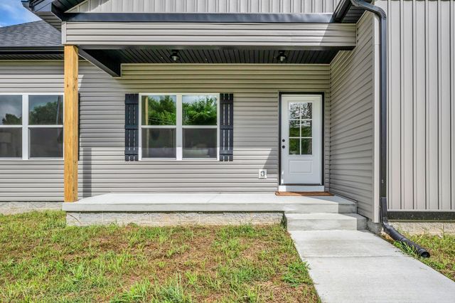 1442 East Piney Road, Dickson, TN 37055