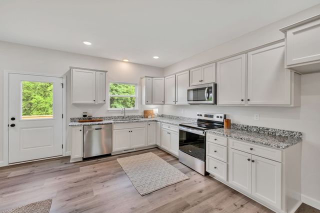 1442 East Piney Road, Dickson, TN 37055