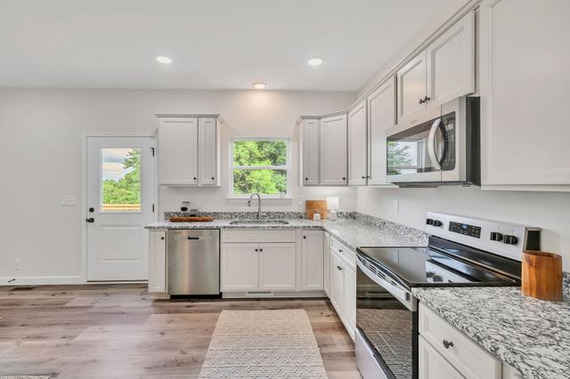 1442 East Piney Road, Dickson, TN 37055