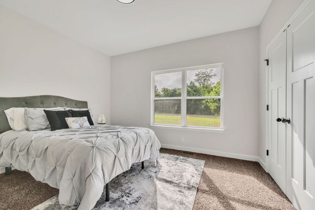 1442 East Piney Road, Dickson, TN 37055