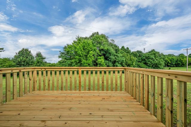 1442 East Piney Road, Dickson, TN 37055