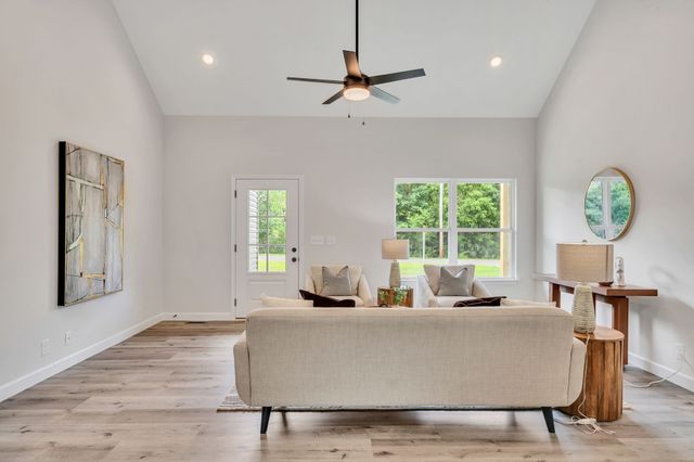 1442 East Piney Road, Dickson, TN 37055