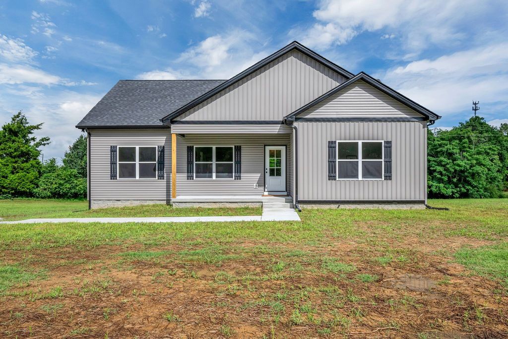 1442 East Piney Road, Dickson, TN 37055