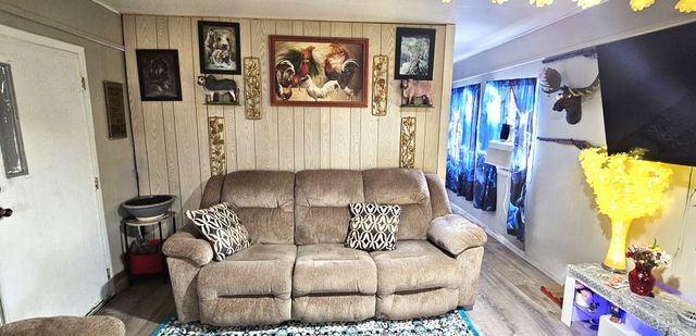 57 CURRICLE Road, Wheeling, IL 60090