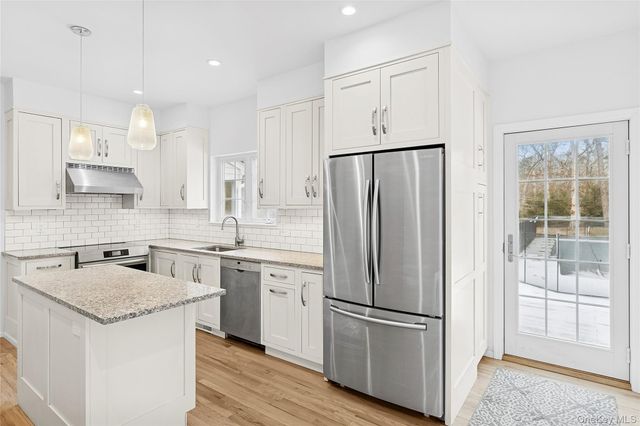 97 Spring Close Highway, East Hampton, NY 11937