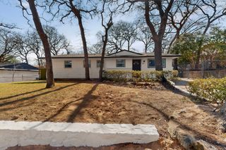 1900 Mimosa Drive, Arlington, TX 76012