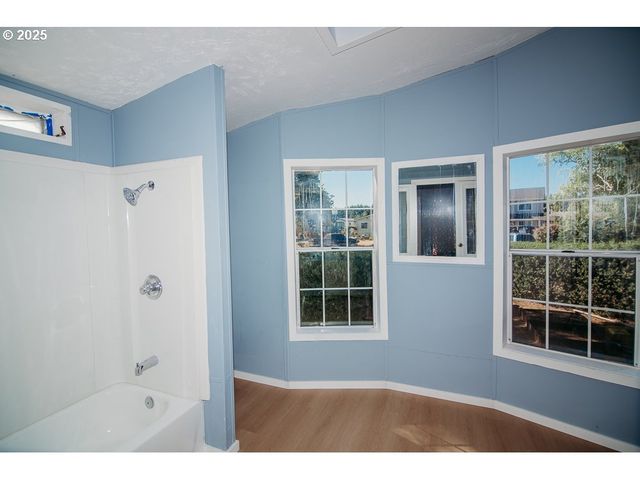 338 ARCHIE St, Eugene, OR 97402