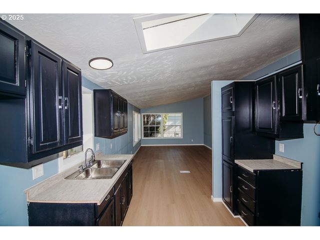 338 ARCHIE St, Eugene, OR 97402