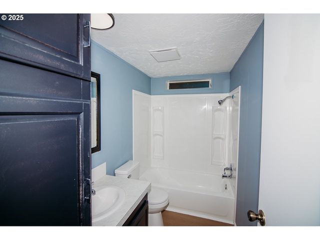 338 ARCHIE St, Eugene, OR 97402