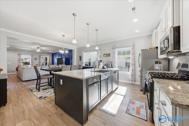 17323 Brooklawn Street, Athens, AL 35611