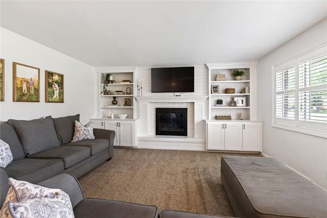 1073 Tralee Trail, Beavercreek, OH 45430