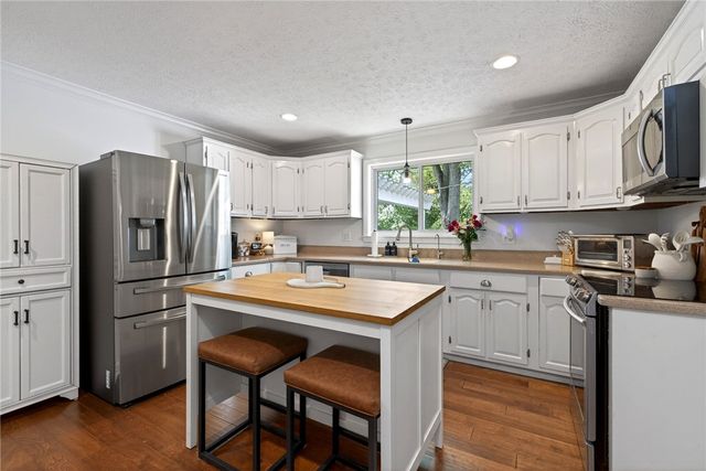1073 Tralee Trail, Beavercreek, OH 45430