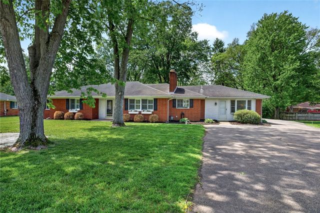1073 Tralee Trail, Beavercreek, OH 45430