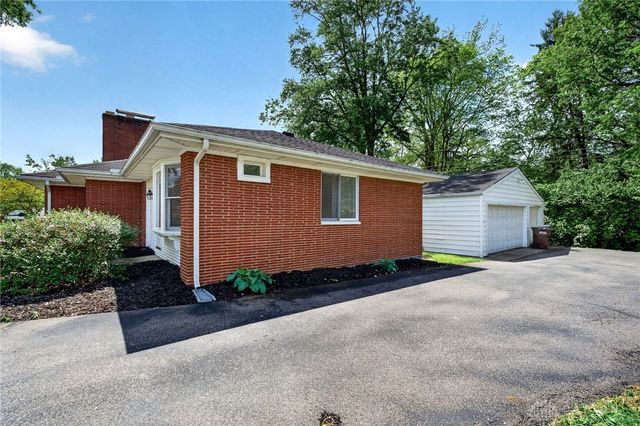 1073 Tralee Trail, Beavercreek, OH 45430