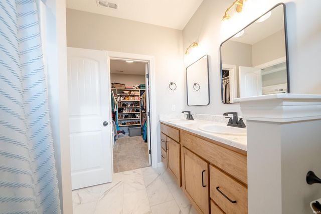 14766 Whisper Rock Boulevard, Fort Wayne, IN 46845