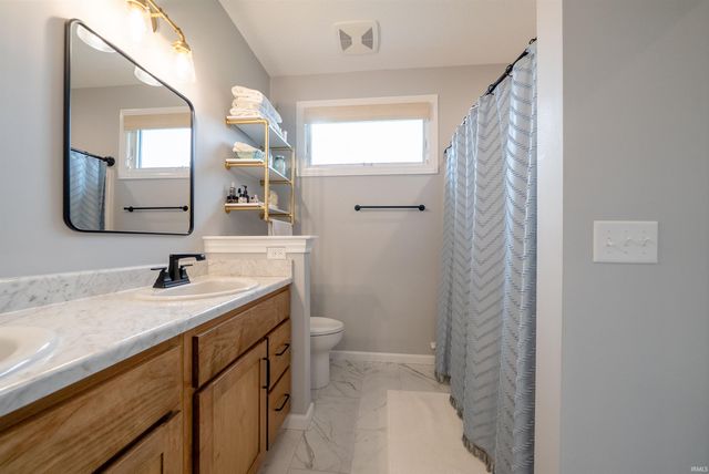 14766 Whisper Rock Boulevard, Fort Wayne, IN 46845