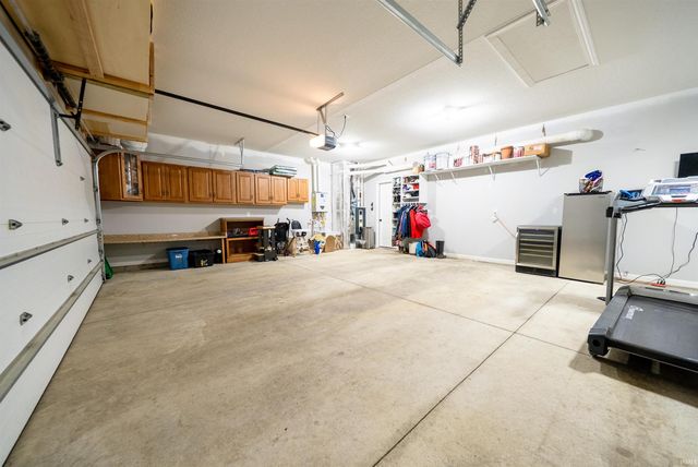 14766 Whisper Rock Boulevard, Fort Wayne, IN 46845